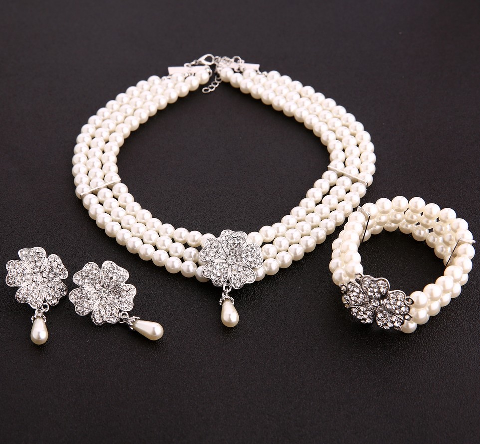 Women'S Accessories In The 1950S - Audrey Hepburn Ăn Sáng Tại Tiffanys