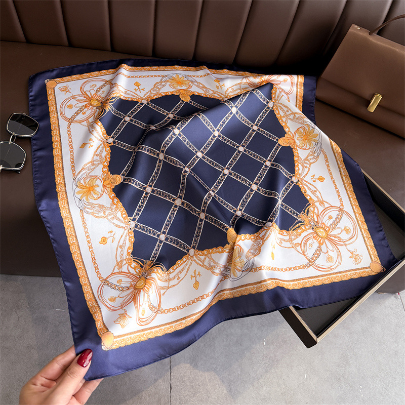 Blue Classic Chain Print Squar - đánh giá và giá Silk Scarf Square